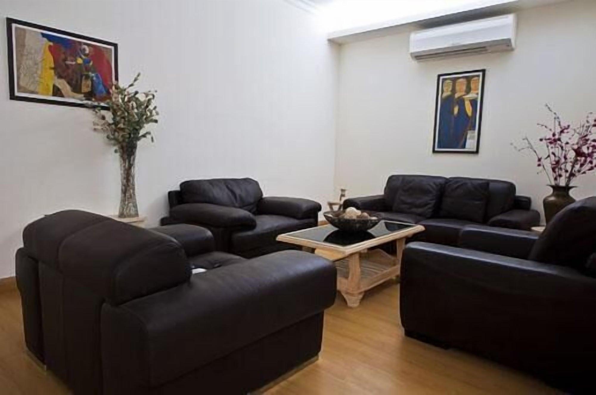 Colonel'S Retreat At The Airport Bed & Breakfast New Delhi Ngoại thất bức ảnh