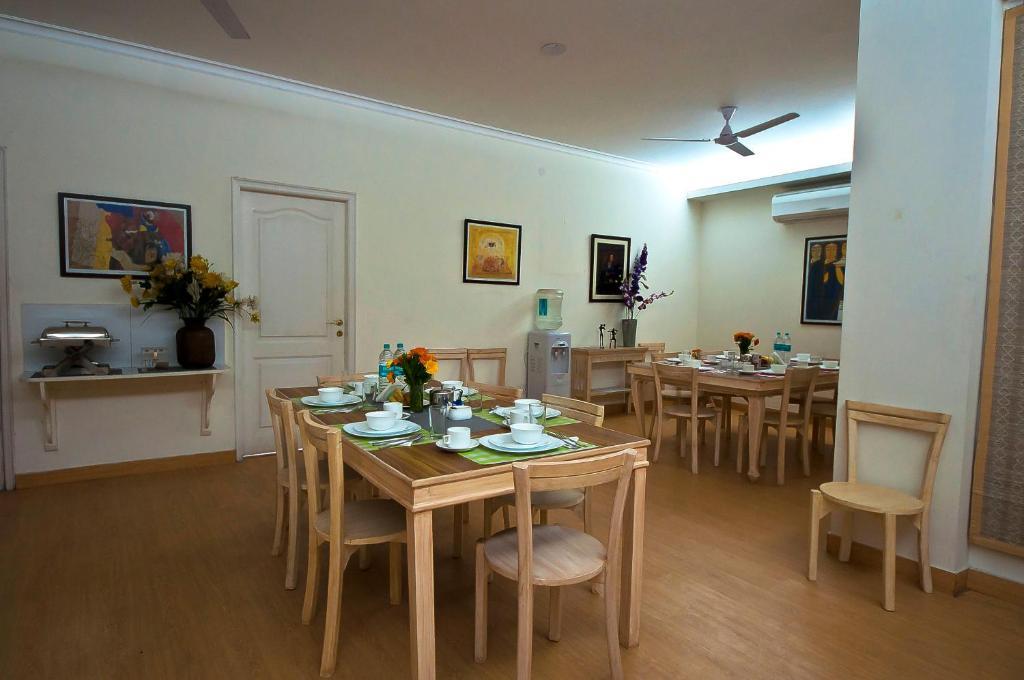 Colonel'S Retreat At The Airport Bed & Breakfast New Delhi Ngoại thất bức ảnh