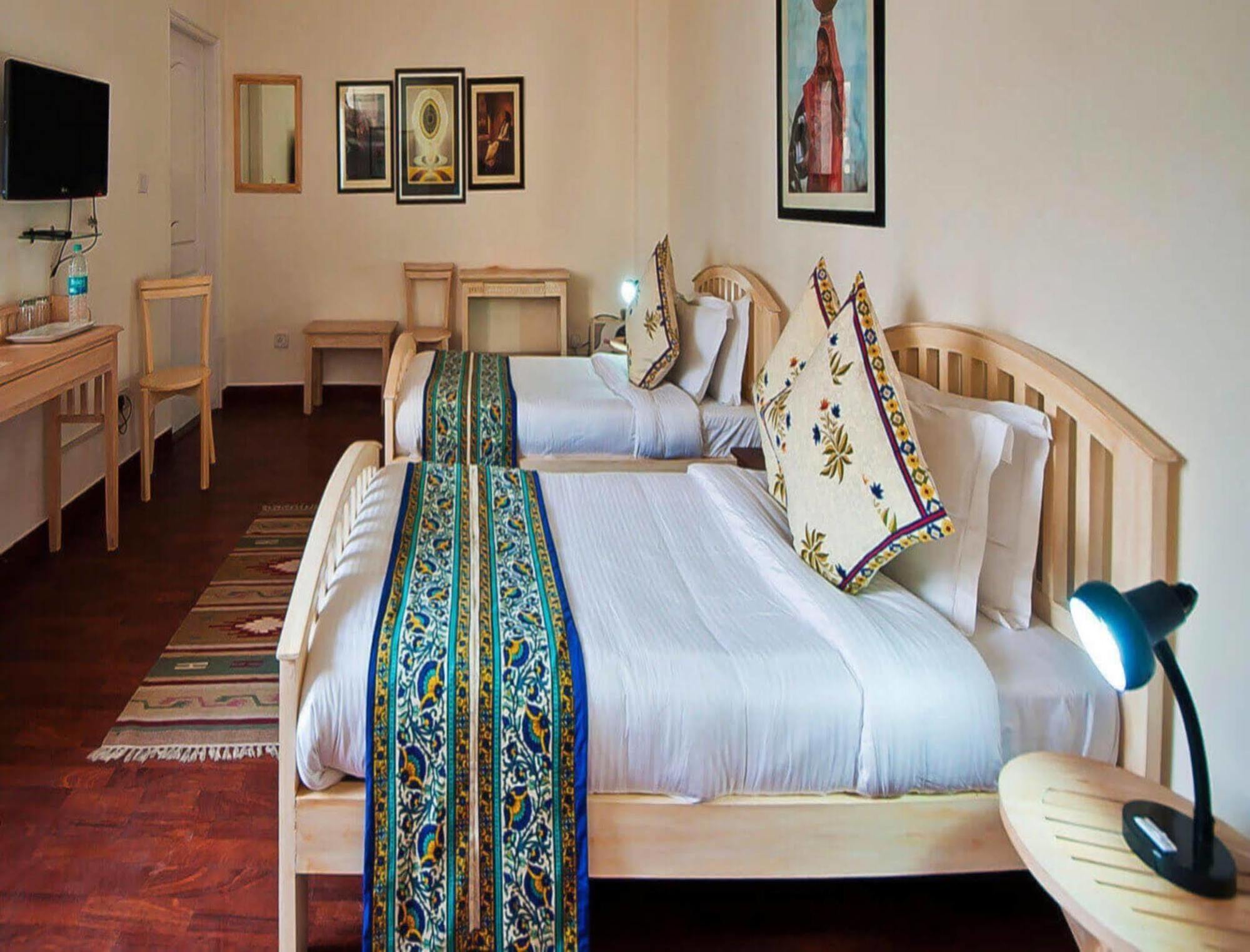 Colonel'S Retreat At The Airport Bed & Breakfast New Delhi Ngoại thất bức ảnh